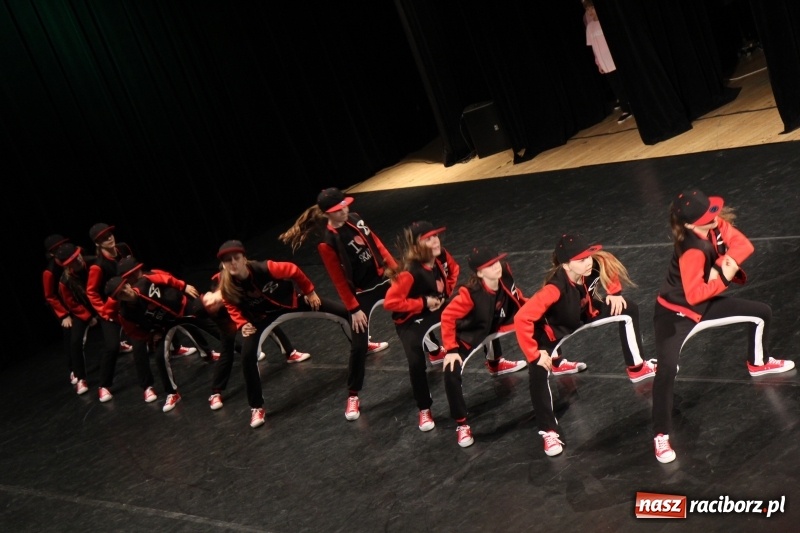 Zdjęcie w galerii na portalu naszraciborz.pl: Taneczne popisy w RCK za sprawą Festiwalu Twórczości Artystycznej wiadomości z regionu
