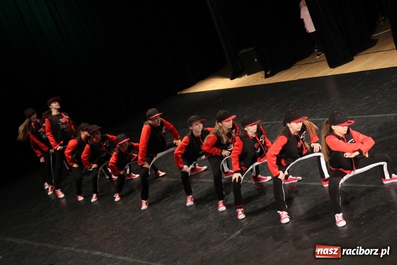 Zdjęcie w galerii na portalu naszraciborz.pl: Taneczne popisy w RCK za sprawą Festiwalu Twórczości Artystycznej wiadomości z regionu
