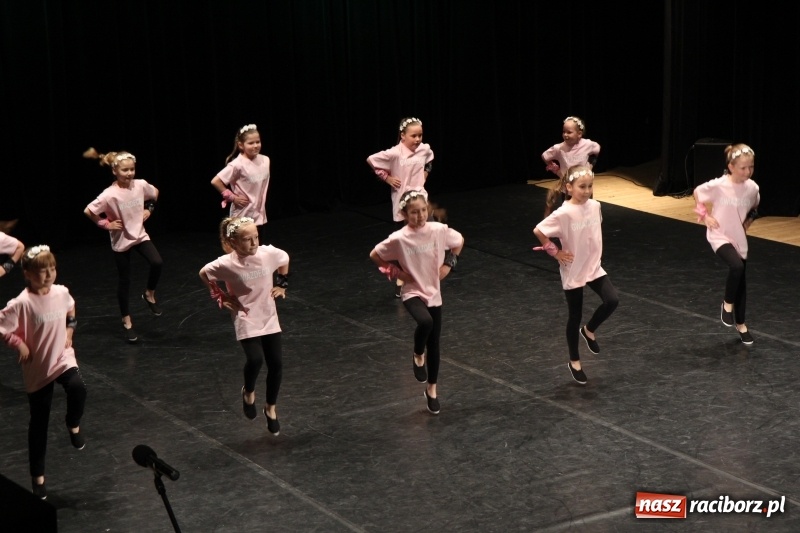 Zdjęcie w galerii na portalu naszraciborz.pl: Taneczne popisy w RCK za sprawą Festiwalu Twórczości Artystycznej wiadomości z regionu
