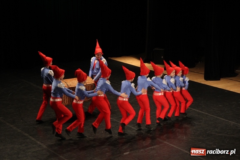 Zdjęcie w galerii na portalu naszraciborz.pl: Taneczne popisy w RCK za sprawą Festiwalu Twórczości Artystycznej wiadomości z regionu