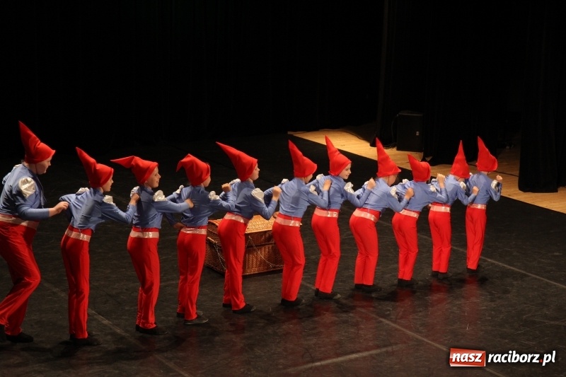 Zdjęcie w galerii na portalu naszraciborz.pl: Taneczne popisy w RCK za sprawą Festiwalu Twórczości Artystycznej wiadomości z regionu