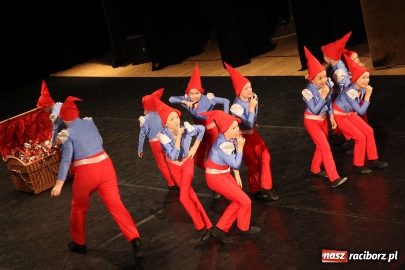Zdjęcie w galerii na portalu naszraciborz.pl: Taneczne popisy w RCK za sprawą Festiwalu Twórczości Artystycznej wiadomości z regionu