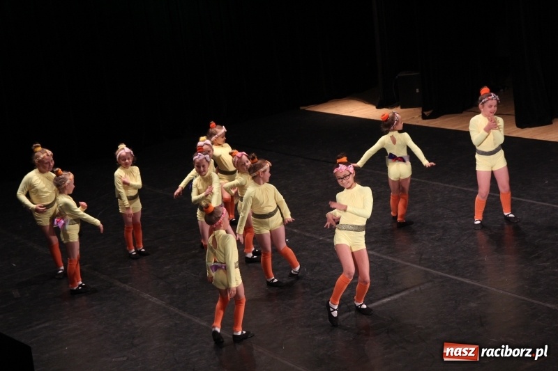 Zdjęcie w galerii na portalu naszraciborz.pl: Taneczne popisy w RCK za sprawą Festiwalu Twórczości Artystycznej wiadomości z regionu