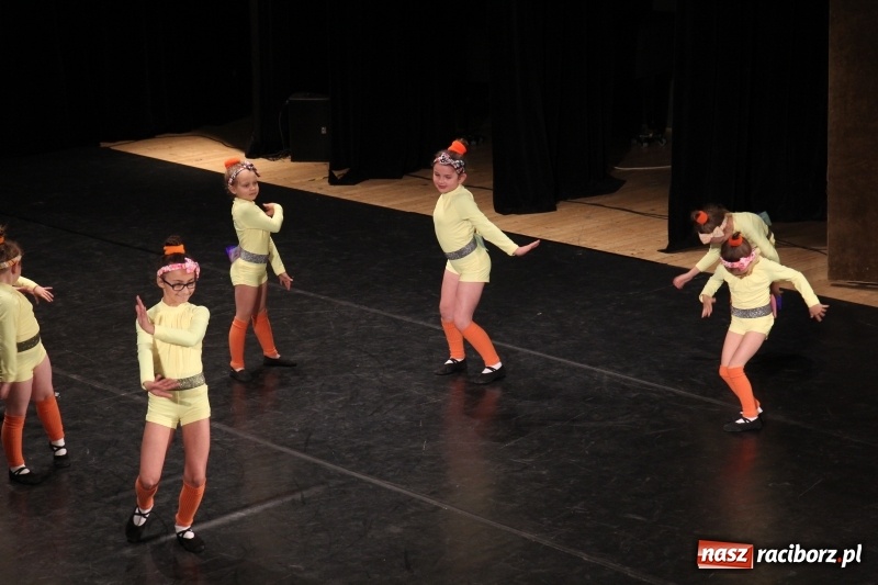 Zdjęcie w galerii na portalu naszraciborz.pl: Taneczne popisy w RCK za sprawą Festiwalu Twórczości Artystycznej wiadomości z regionu