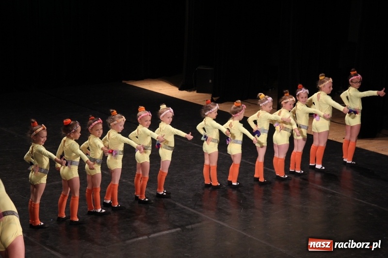 Zdjęcie w galerii na portalu naszraciborz.pl: Taneczne popisy w RCK za sprawą Festiwalu Twórczości Artystycznej wiadomości z regionu