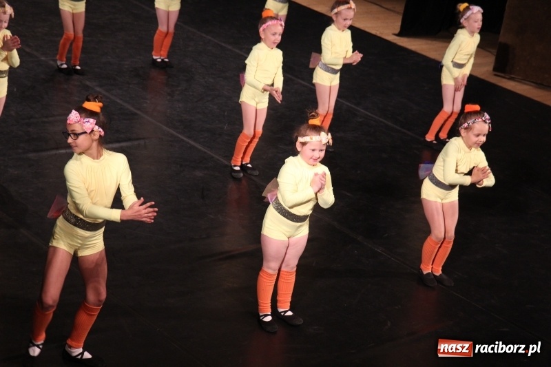 Zdjęcie w galerii na portalu naszraciborz.pl: Taneczne popisy w RCK za sprawą Festiwalu Twórczości Artystycznej wiadomości z regionu