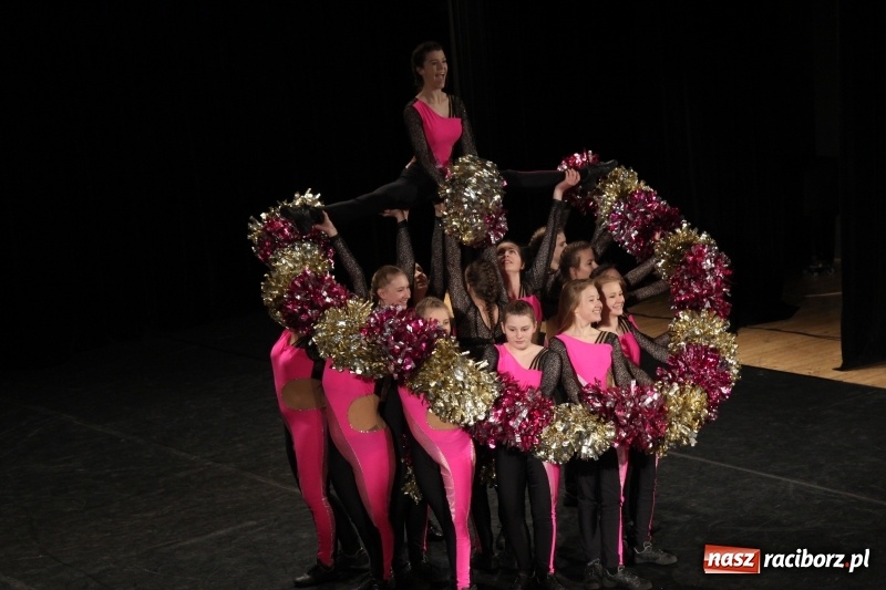 Zdjęcie w galerii na portalu naszraciborz.pl: Taneczne popisy w RCK za sprawą Festiwalu Twórczości Artystycznej wiadomości z regionu