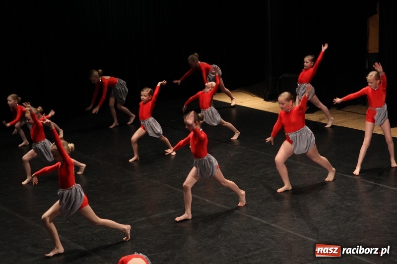 Zdjęcie w galerii na portalu naszraciborz.pl: Taneczne popisy w RCK za sprawą Festiwalu Twórczości Artystycznej wiadomości z regionu