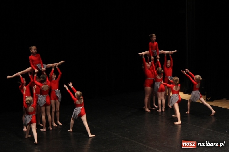 Zdjęcie w galerii na portalu naszraciborz.pl: Taneczne popisy w RCK za sprawą Festiwalu Twórczości Artystycznej wiadomości z regionu