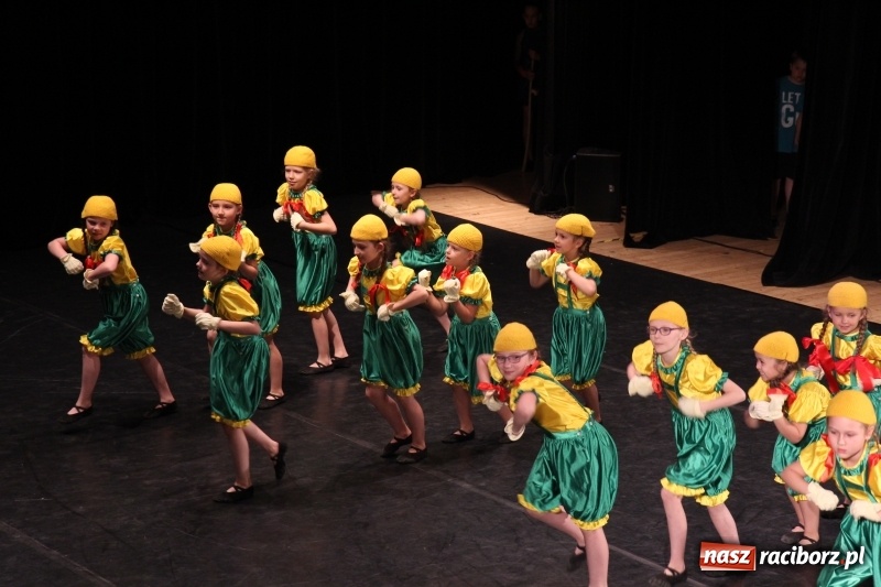 Zdjęcie w galerii na portalu naszraciborz.pl: Taneczne popisy w RCK za sprawą Festiwalu Twórczości Artystycznej wiadomości z regionu