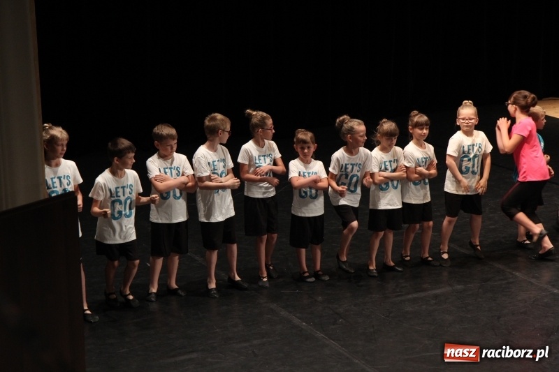 Zdjęcie w galerii na portalu naszraciborz.pl: Taneczne popisy w RCK za sprawą Festiwalu Twórczości Artystycznej wiadomości z regionu