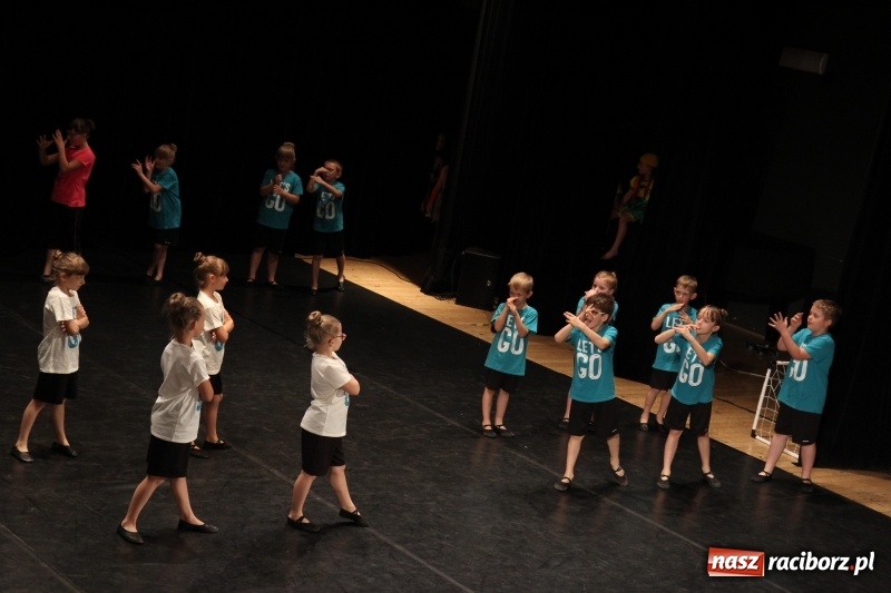 Zdjęcie w galerii na portalu naszraciborz.pl: Taneczne popisy w RCK za sprawą Festiwalu Twórczości Artystycznej wiadomości z regionu