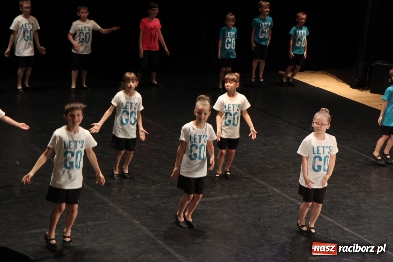 Zdjęcie w galerii na portalu naszraciborz.pl: Taneczne popisy w RCK za sprawą Festiwalu Twórczości Artystycznej wiadomości z regionu