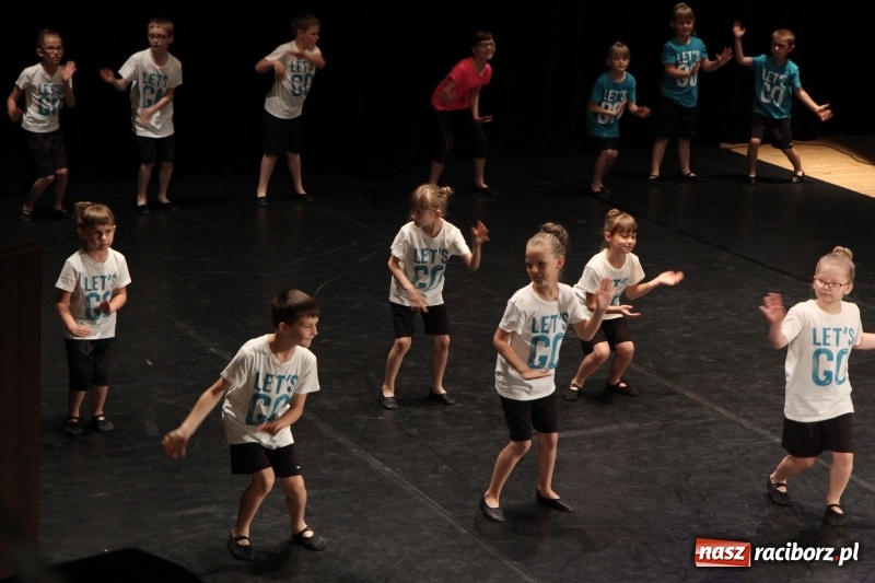 Zdjęcie w galerii na portalu naszraciborz.pl: Taneczne popisy w RCK za sprawą Festiwalu Twórczości Artystycznej wiadomości z regionu