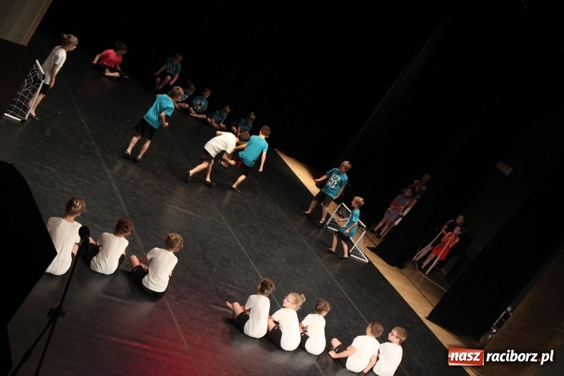Zdjęcie w galerii na portalu naszraciborz.pl: Taneczne popisy w RCK za sprawą Festiwalu Twórczości Artystycznej wiadomości z regionu