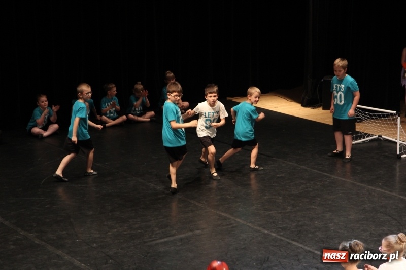 Zdjęcie w galerii na portalu naszraciborz.pl: Taneczne popisy w RCK za sprawą Festiwalu Twórczości Artystycznej wiadomości z regionu