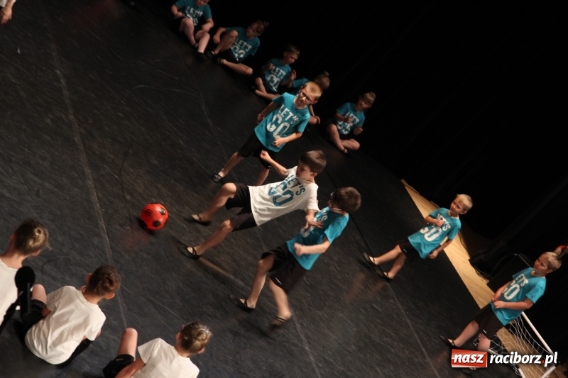 Zdjęcie w galerii na portalu naszraciborz.pl: Taneczne popisy w RCK za sprawą Festiwalu Twórczości Artystycznej wiadomości z regionu