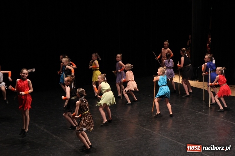 Zdjęcie w galerii na portalu naszraciborz.pl: Taneczne popisy w RCK za sprawą Festiwalu Twórczości Artystycznej wiadomości z regionu