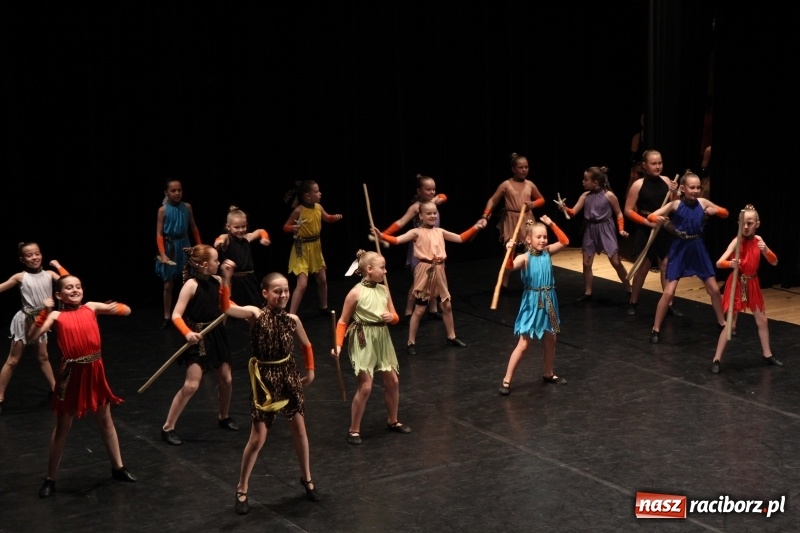 Zdjęcie w galerii na portalu naszraciborz.pl: Taneczne popisy w RCK za sprawą Festiwalu Twórczości Artystycznej wiadomości z regionu