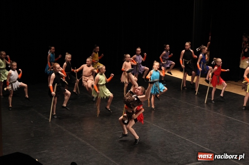 Zdjęcie w galerii na portalu naszraciborz.pl: Taneczne popisy w RCK za sprawą Festiwalu Twórczości Artystycznej wiadomości z regionu