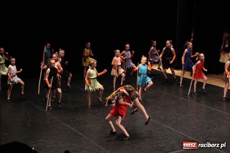 Zdjęcie w galerii na portalu naszraciborz.pl: Taneczne popisy w RCK za sprawą Festiwalu Twórczości Artystycznej wiadomości z regionu