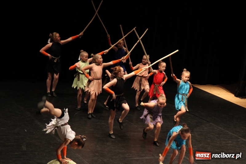 Zdjęcie w galerii na portalu naszraciborz.pl: Taneczne popisy w RCK za sprawą Festiwalu Twórczości Artystycznej wiadomości z regionu