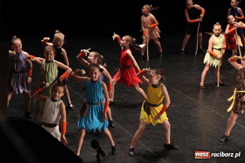 Zdjęcie w galerii na portalu naszraciborz.pl: Taneczne popisy w RCK za sprawą Festiwalu Twórczości Artystycznej wiadomości z regionu