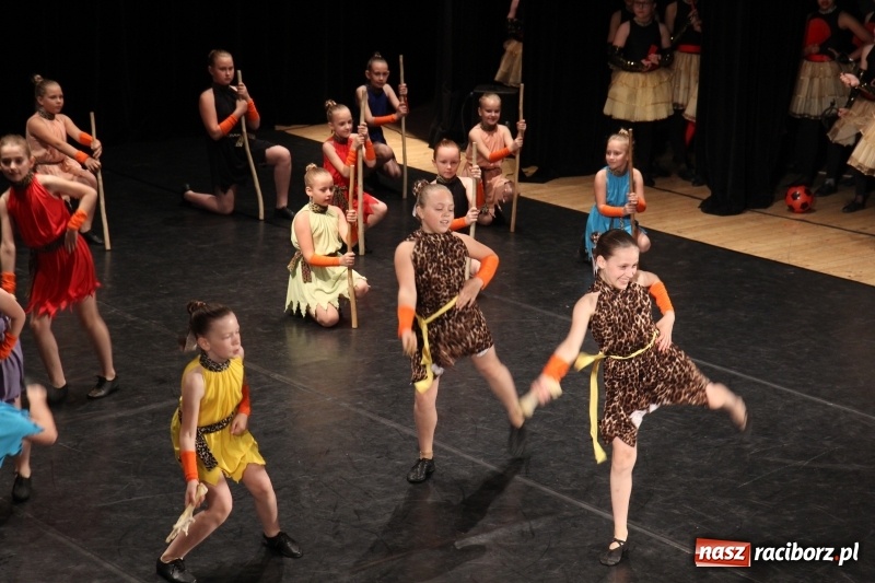 Zdjęcie w galerii na portalu naszraciborz.pl: Taneczne popisy w RCK za sprawą Festiwalu Twórczości Artystycznej wiadomości z regionu