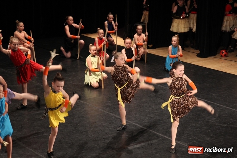 Zdjęcie w galerii na portalu naszraciborz.pl: Taneczne popisy w RCK za sprawą Festiwalu Twórczości Artystycznej wiadomości z regionu