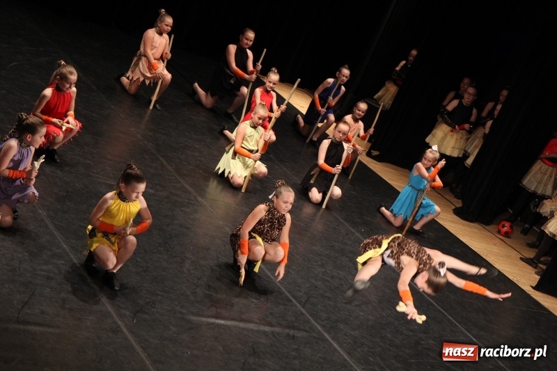 Zdjęcie w galerii na portalu naszraciborz.pl: Taneczne popisy w RCK za sprawą Festiwalu Twórczości Artystycznej wiadomości z regionu