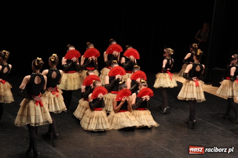 Zdjęcie w galerii na portalu naszraciborz.pl: Taneczne popisy w RCK za sprawą Festiwalu Twórczości Artystycznej wiadomości z regionu