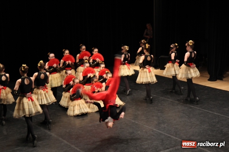 Zdjęcie w galerii na portalu naszraciborz.pl: Taneczne popisy w RCK za sprawą Festiwalu Twórczości Artystycznej wiadomości z regionu