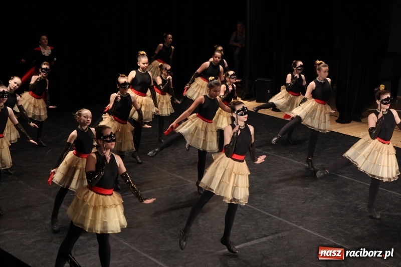 Zdjęcie w galerii na portalu naszraciborz.pl: Taneczne popisy w RCK za sprawą Festiwalu Twórczości Artystycznej wiadomości z regionu