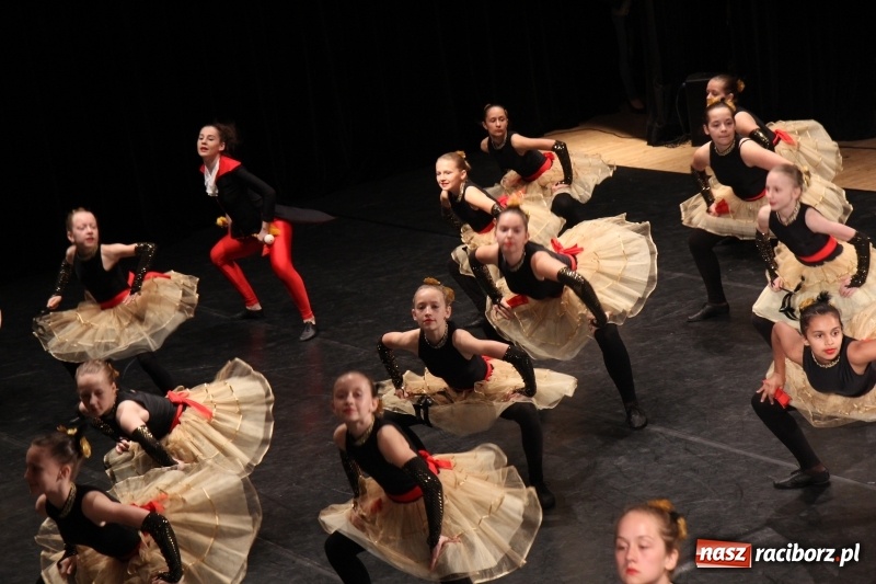 Zdjęcie w galerii na portalu naszraciborz.pl: Taneczne popisy w RCK za sprawą Festiwalu Twórczości Artystycznej wiadomości z regionu
