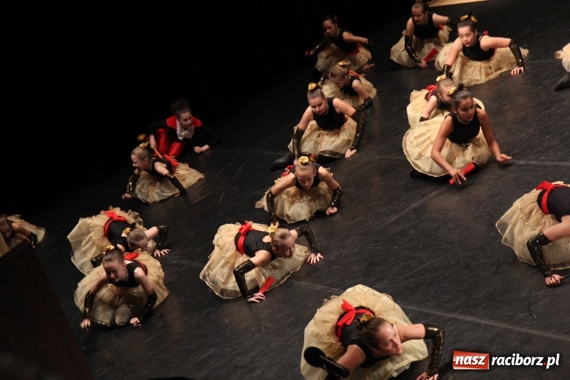 Zdjęcie w galerii na portalu naszraciborz.pl: Taneczne popisy w RCK za sprawą Festiwalu Twórczości Artystycznej wiadomości z regionu