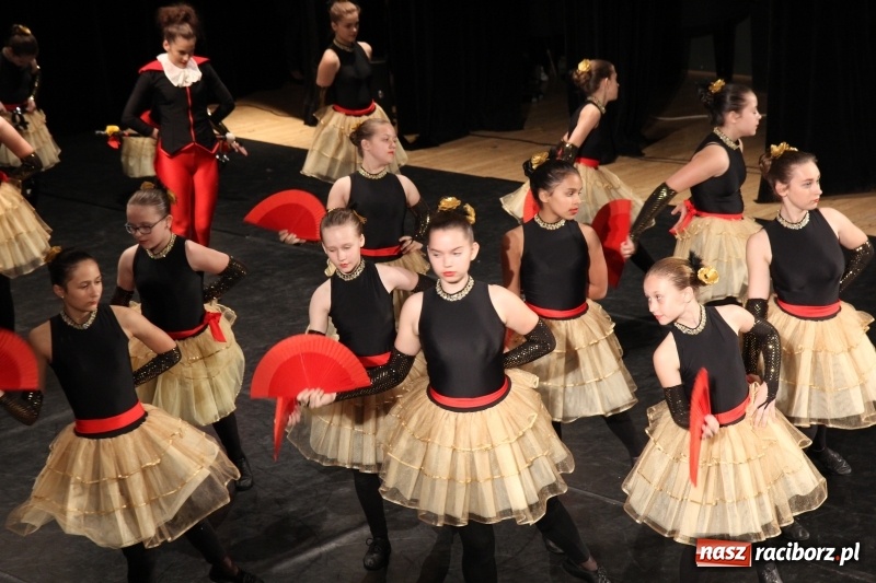 Zdjęcie w galerii na portalu naszraciborz.pl: Taneczne popisy w RCK za sprawą Festiwalu Twórczości Artystycznej wiadomości z regionu