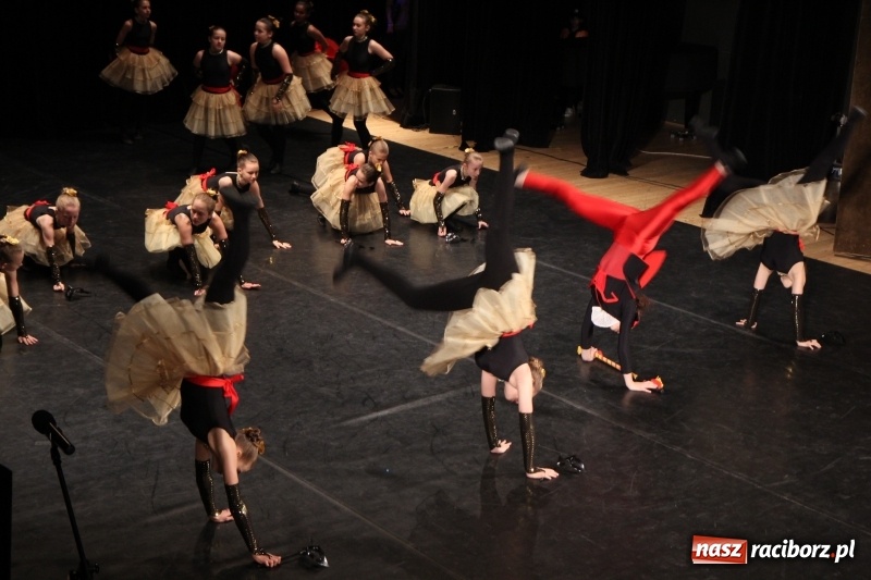 Zdjęcie w galerii na portalu naszraciborz.pl: Taneczne popisy w RCK za sprawą Festiwalu Twórczości Artystycznej wiadomości z regionu