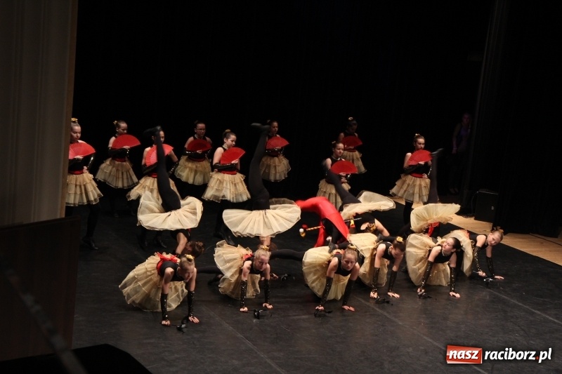 Zdjęcie w galerii na portalu naszraciborz.pl: Taneczne popisy w RCK za sprawą Festiwalu Twórczości Artystycznej wiadomości z regionu