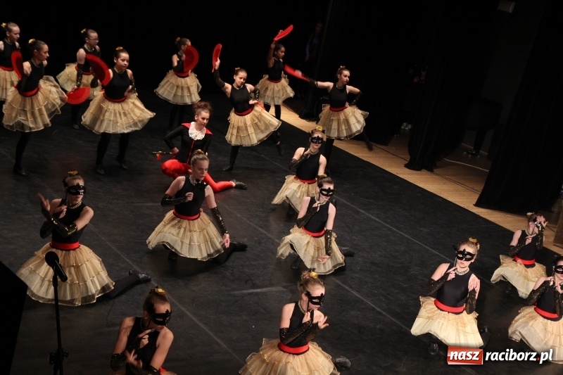 Zdjęcie w galerii na portalu naszraciborz.pl: Taneczne popisy w RCK za sprawą Festiwalu Twórczości Artystycznej wiadomości z regionu