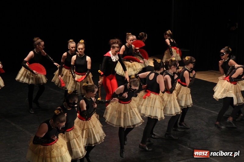 Zdjęcie w galerii na portalu naszraciborz.pl: Taneczne popisy w RCK za sprawą Festiwalu Twórczości Artystycznej wiadomości z regionu