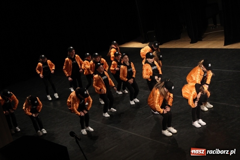 Zdjęcie w galerii na portalu naszraciborz.pl: Taneczne popisy w RCK za sprawą Festiwalu Twórczości Artystycznej wiadomości z regionu