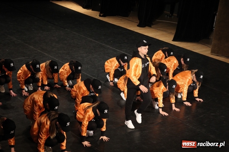 Zdjęcie w galerii na portalu naszraciborz.pl: Taneczne popisy w RCK za sprawą Festiwalu Twórczości Artystycznej wiadomości z regionu