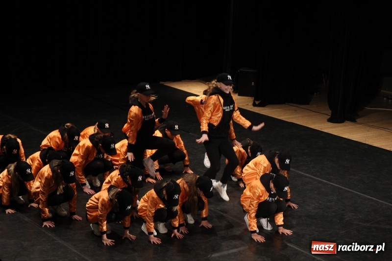 Zdjęcie w galerii na portalu naszraciborz.pl: Taneczne popisy w RCK za sprawą Festiwalu Twórczości Artystycznej wiadomości z regionu