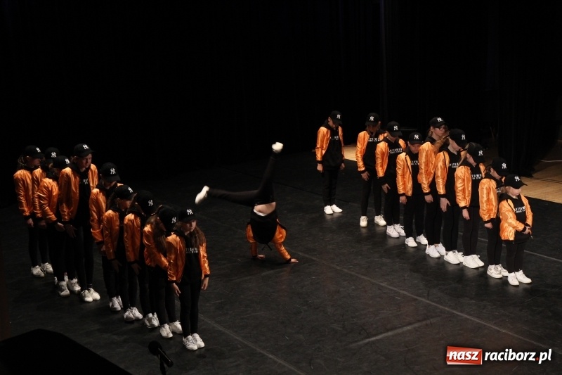 Zdjęcie w galerii na portalu naszraciborz.pl: Taneczne popisy w RCK za sprawą Festiwalu Twórczości Artystycznej wiadomości z regionu