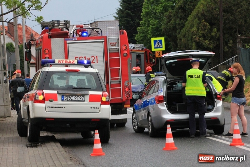 Zdjęcie w galerii na portalu naszraciborz.pl: Wypadek na Starowiejskiej. Dwie kobiety ranne! wiadomości z regionu