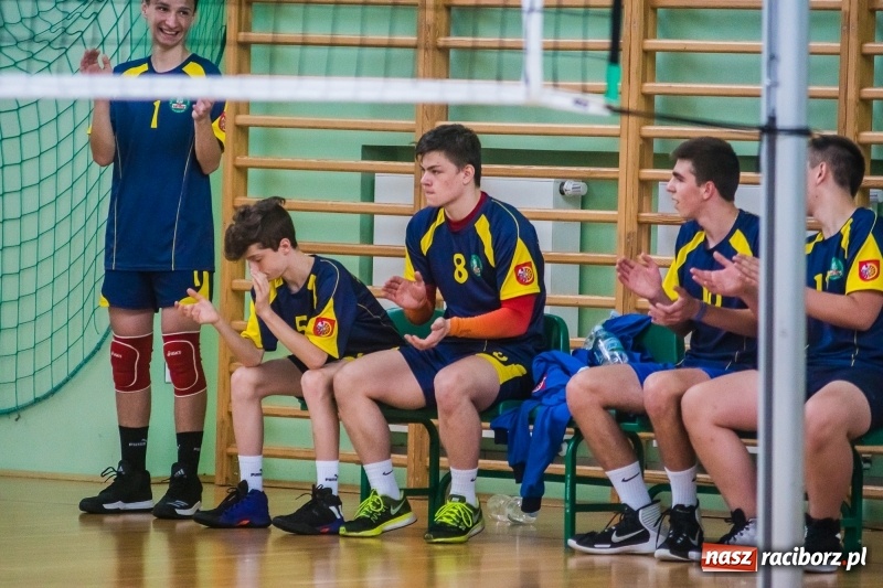 Zdjęcie w galerii na portalu naszraciborz.pl: Siatkarze SP18 awansowali do półfinału wojewódzkiego wiadomości z regionu