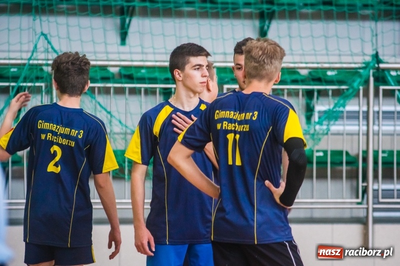 Zdjęcie w galerii na portalu naszraciborz.pl: Siatkarze SP18 awansowali do półfinału wojewódzkiego wiadomości z regionu
