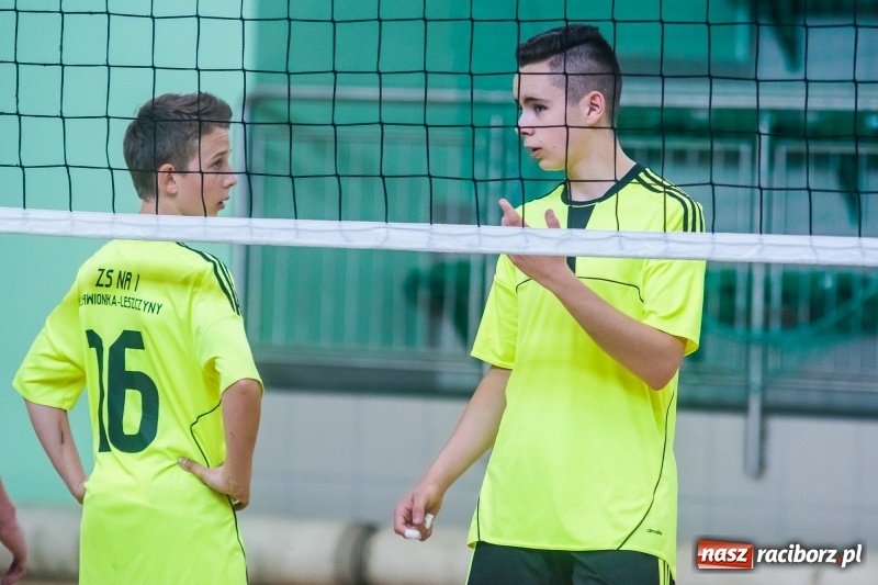 Zdjęcie w galerii na portalu naszraciborz.pl: Siatkarze SP18 awansowali do półfinału wojewódzkiego wiadomości z regionu