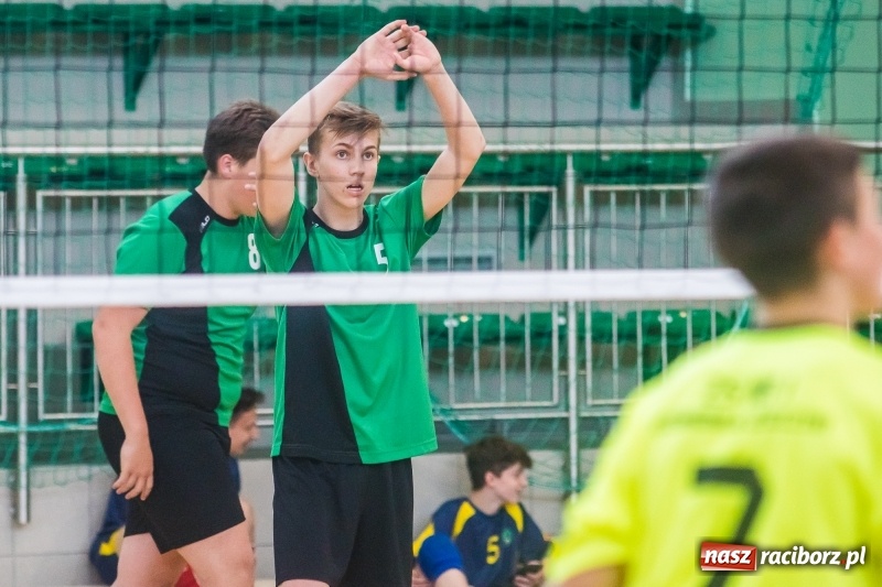 Zdjęcie w galerii na portalu naszraciborz.pl: Siatkarze SP18 awansowali do półfinału wojewódzkiego wiadomości z regionu