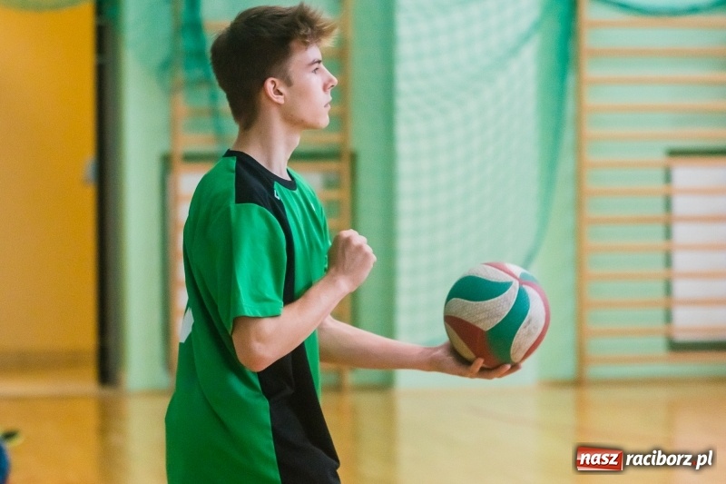 Zdjęcie w galerii na portalu naszraciborz.pl: Siatkarze SP18 awansowali do półfinału wojewódzkiego wiadomości z regionu